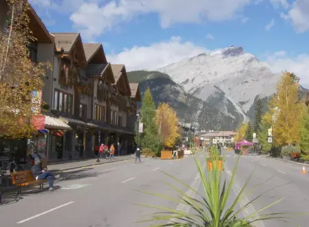 Banff Luxury community scene 1